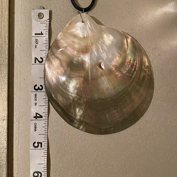 Large Shell Necklace - Picture 6 of 7